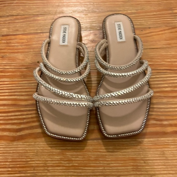 Sandals - Picture 2 of 5